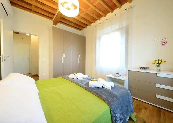 Dimora F F Famiglia Fanucchi 빌라 루카