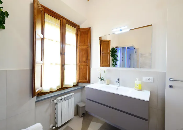 Dimora F F Famiglia Fanucchi 루카