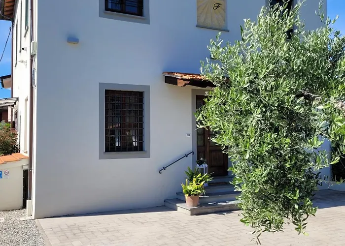 Dimora F F Famiglia Fanucchi * 루카